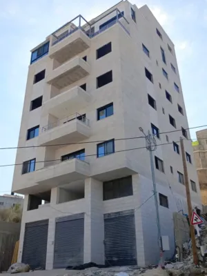 165 m2 More than 6 bedrooms Apartments for Sale in Nablus Qusin