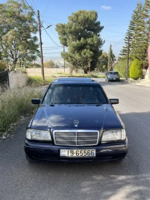مرسيدس C200 موديل 1995 (نظيفة جداً)