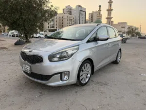 Used Kia Carens in Farwaniya