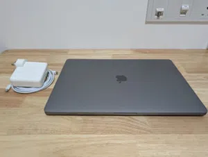 MacBook Pro i9 1Tb ssd 16GB ram 4gb graphics