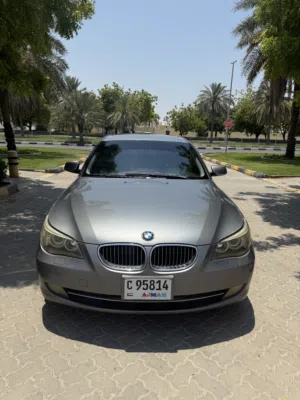 BMW 528i 2009 Full Option Sunroof