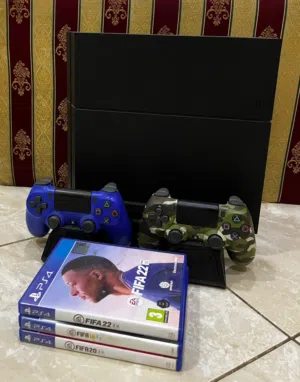 للبيع ps4 1TR نظيفة جداً مع جميع ملحقاتها