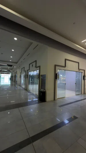 *فرصة ذهبية لا تُعوَّض!* محل مميز للايجار في صحار داونتاون مول