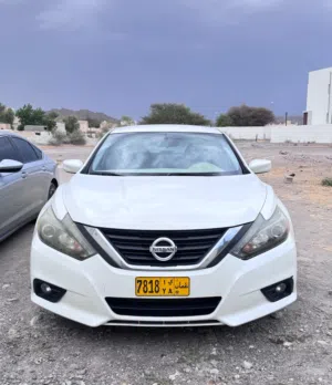 Used Nissan Altima in Al Dakhiliya