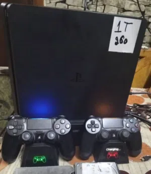 بلاستيشن فور سلم شبة نظيف