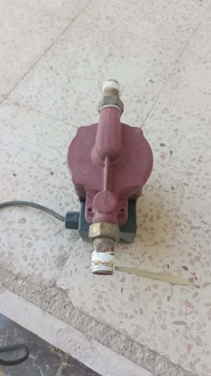 مضخة جيزر شبه جديدة بسعر مغري