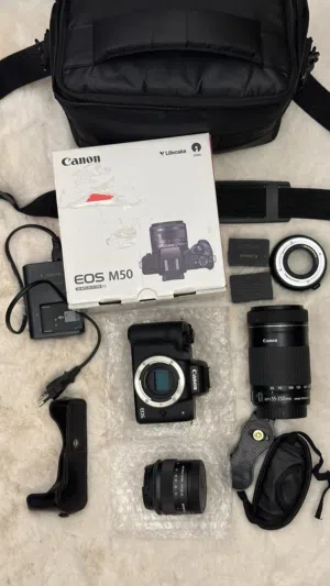 للبيع كاميرا كانون M50
