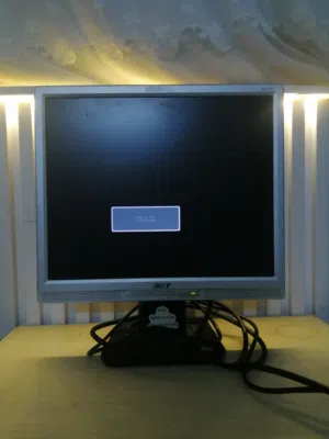 شاشة كمبيوتر Acer 17 إنش شغالة ممتاز