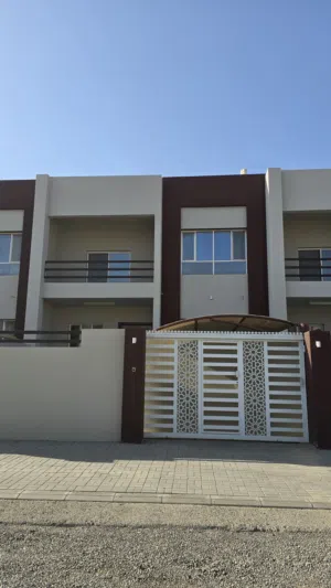 200 m2 4 Bedrooms Villa for Rent in Al Batinah Sohar