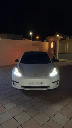 تيسلا موديل 2021