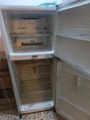 ثلاجة شارب للبيع
