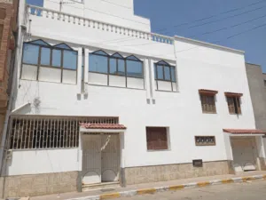 منزل دورين مفصولات الموقع جرابة به مدخول شهري 5.000د
