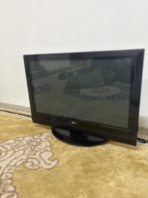 شاشه LGنظيفه امورها طيبه بسعر خيالي شوف الوصف