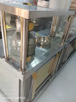 عدة مطعم للبيع