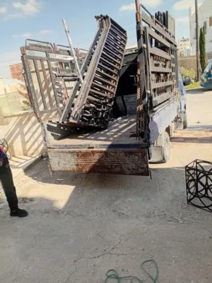 دربزين درج 6شواحط شبابيك عدد 2 الحجم 2×124  دبل قزاز واجهات  المنيوم مع حماياتها مع بواب حديد ثقيل