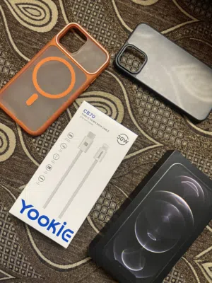 آيفون 12 برو. مش مغيرلو اشي