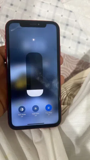 Apple iPhone XR 128 GB in Al Sharqiya