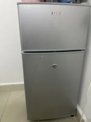 ثلاجة من ماركة flexy