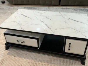 طاولة مستعمله حالة جيده