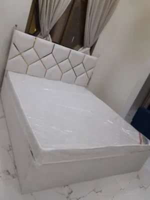 Queen Size 150x190, Bed with mattress medical 12cm thick brand new for sell