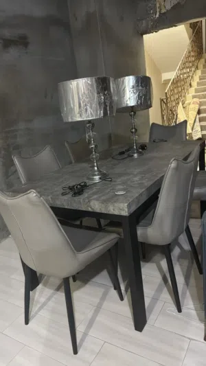 طاولة الطعام