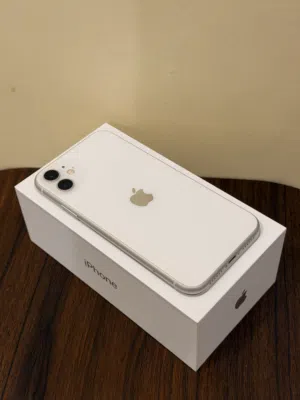Apple iPhone 11 64 GB in Hawally