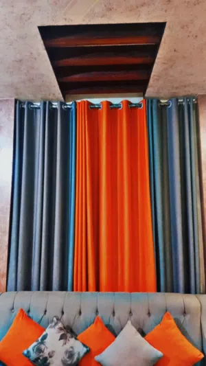 طقم كنب مع البرادي