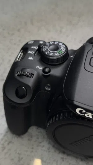 كاميرة كانون 700D استعمال خفيف جدا