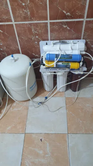 فلتر مياه زائد براد مياه 3 × 1 حار بارد فاتر مستعمل استعمال نظيف جدا شبه جديد للبيع بغرض السفر
