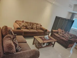 طقم كنب بحالة جيدة جدا