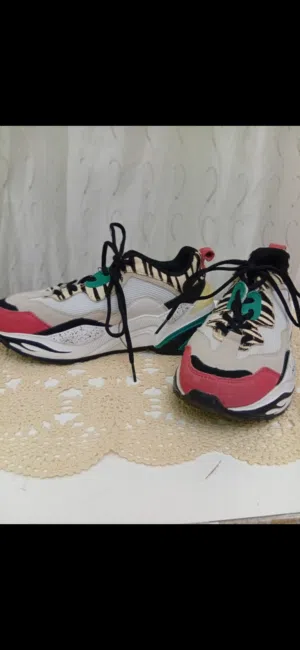 بوت للبيع سنيكرز كاجوال من زارا