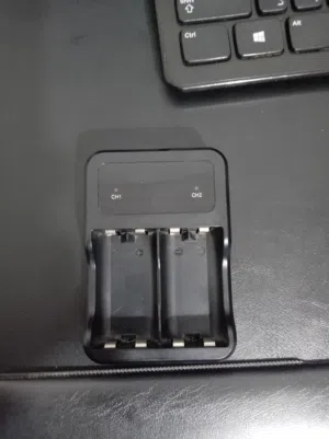 شاحن بطاريات يد إكس بوكس ون مزدوج (Xbox One Dual Charger)