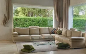 صالون زاوية كبير باللون البيج بحالة جيدة – ثمن مناسب