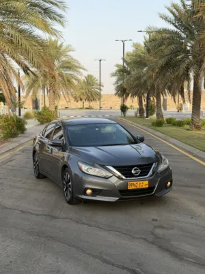 Used Nissan Altima in Al Dakhiliya