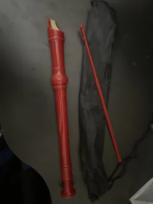 فلون احمر اللون بلاستيك بيع سريع و توصيل في نفس اليوم