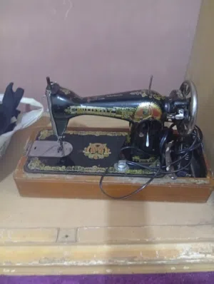 ماكينة خياطة