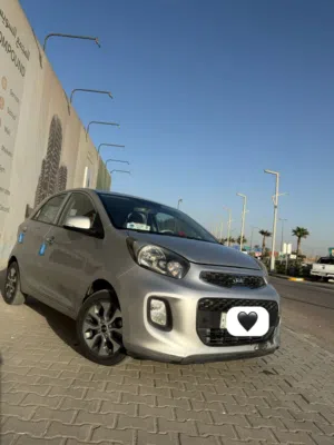 سيارة بيكانتو 2016