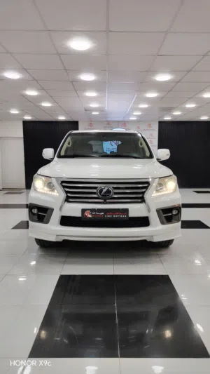 لكزس ال اكس 570 S   LEXUS LS 570  للسفر والاستخدام العائلي  اداء قوي وأنظمة متطورة وفخامه الداخليه