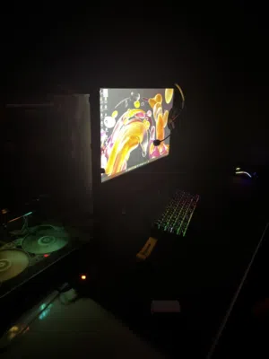 بي سي pc للبيع كامل كيس مع شاشه و ماوس وكيبورد وماوس باد وسماعة وكرسي ويوبي اس كامل كلشي تفاصيل جوة
