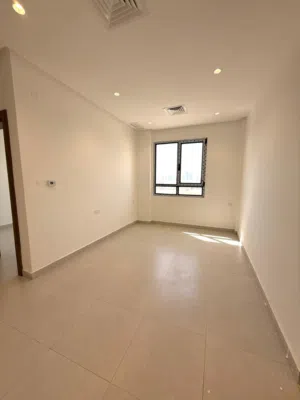 شقة للإيجار حولي قطعة 1 موقع مميز