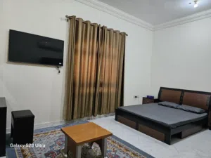 استوديو مفروش كامل للسكن عائلي بمدينة شخبوط ايجار شهرى سعر شامل جميع الخدمات المطلوبة