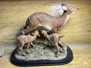 Doe and two fawns Border figurine