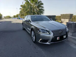 Lexus LS 460L 2016 single owner, agent maintained, GCC