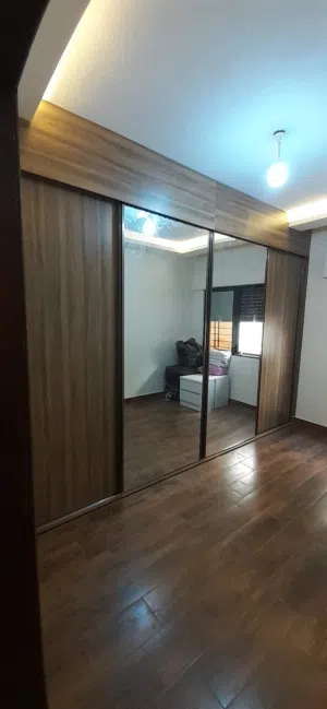 عروووض علا الخزائن الحائط السحاب ..