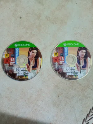 للبيع اقراص gta5 عدد 2 اكس بوكس وان