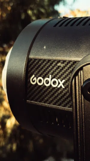 للبيع إضاءة Godox SL-150 III Bi مستخدمة نظافتها 100%، استخدام قليل، مثل الجديد.