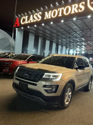 XLT Ford Explorer 2017