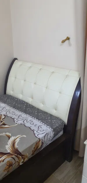 غرفة نوم سريرين مفردة