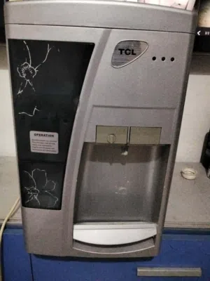 كولر مياه TCL بحالة الوكالة للبيع