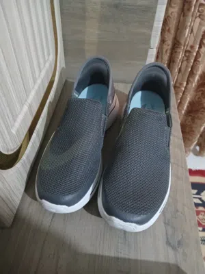 حذاء رياضي طبي نوع سكيتشر الأصلي